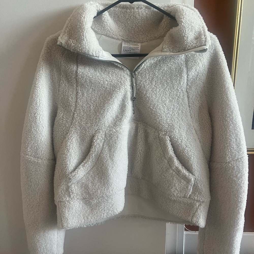 Lululemon fuzzy scuba